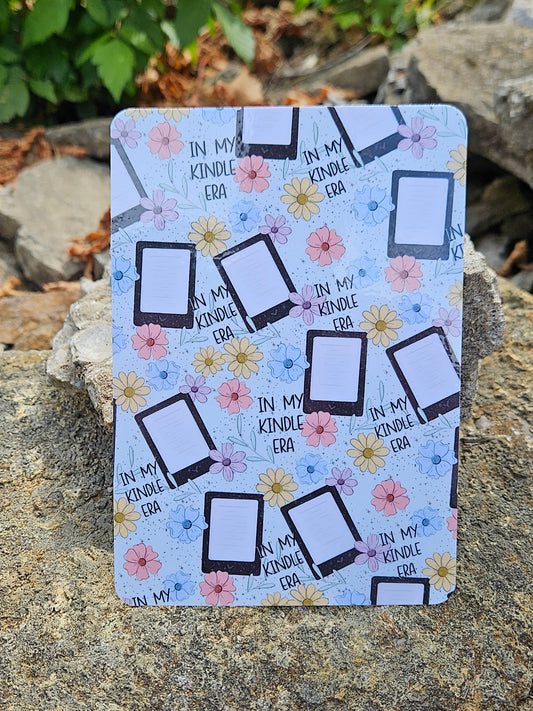 In My Kindle Era Pastel Daisies Kindle Insert